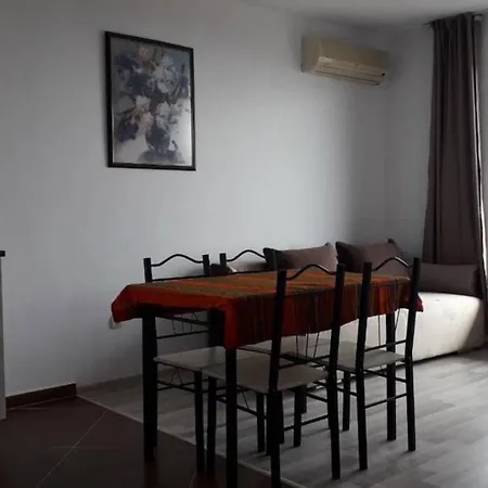 Апартамент 5 Чакови Apartament *
